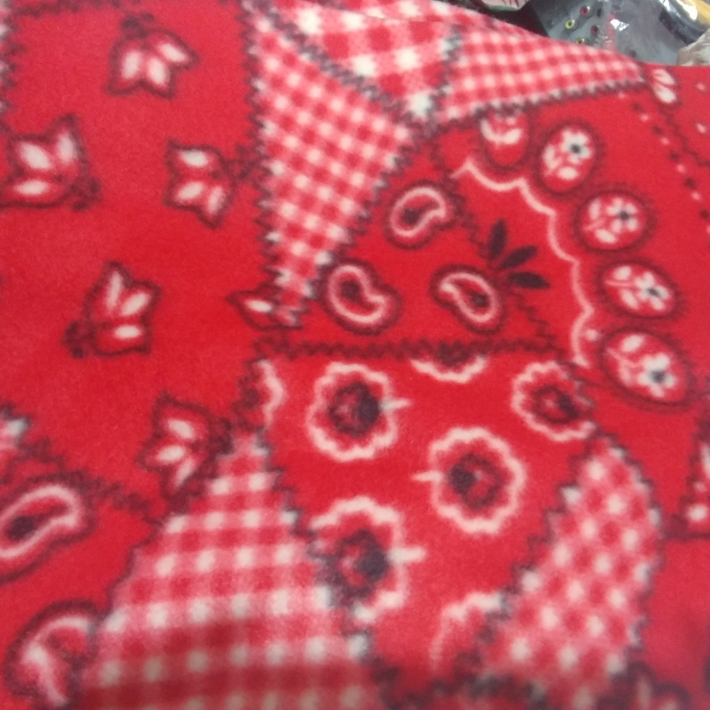❤(2)Yards of Red Bandana Fleece Fabric❤